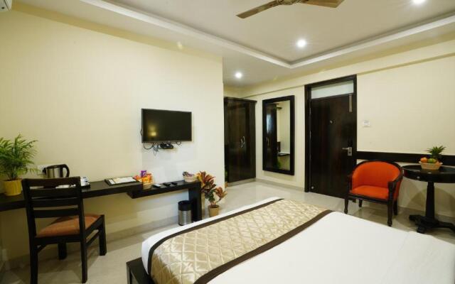 Hotel Raj Vista - Suites & Convention