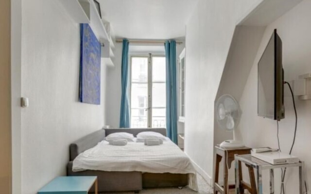 4 people In the heart of Saint Germain des Près by Weekome