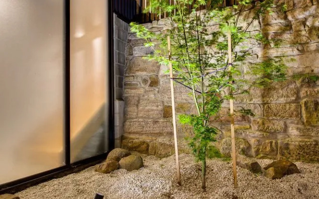 White Room Apartments