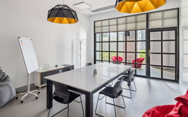 Radisson Red Dubai Silicon Oasis