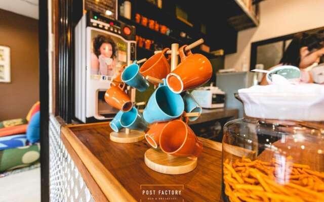 Post Factory Bed & Breakfast Sathorn Hostel - Adults Only