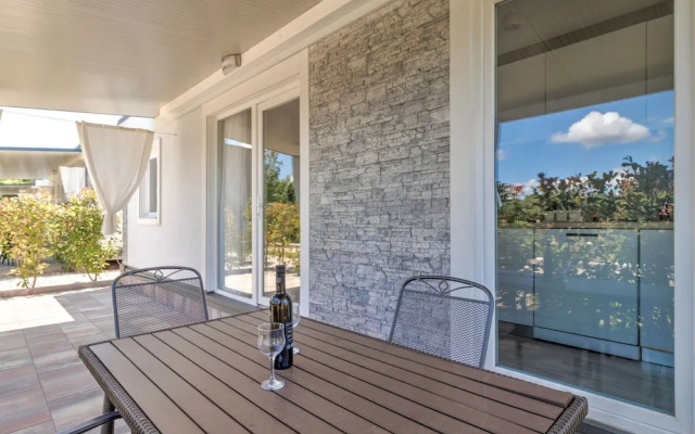 Mobile Home in Banjole Near Beach