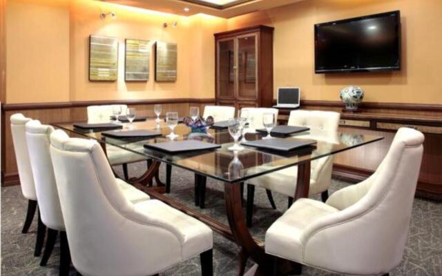 Herald Suites Solana