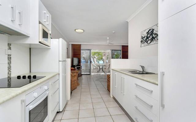 On Palm Cove Beachfront Apartments