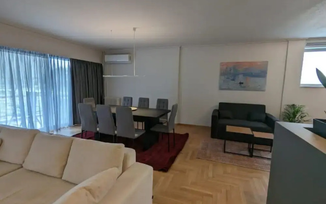 Spacious and Sunlit Seaside Flat
