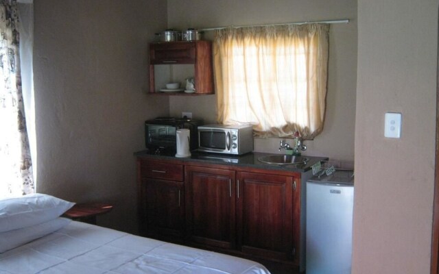 Noma Nini Lodge And Restaurant
