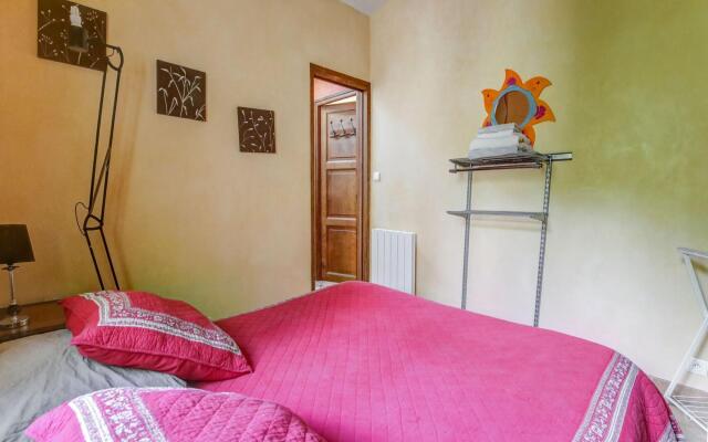 Pleasant Holiday Home in Raizeux With Garden