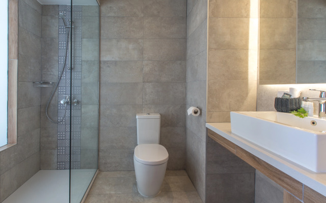Lordos Beach Hotel & Spa