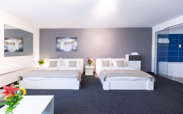 Hotel Aviva