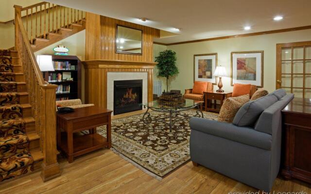 Country Inn & Suites by Radisson, Owatonna, MN