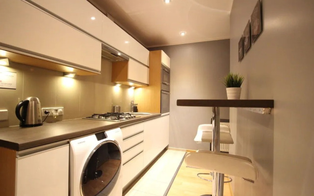 Rainbow Apartments 3