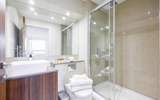 Spacious 3-bed apt Canary Wharf Great View