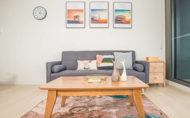 Lovely Two Bed Home In Macquarie Park