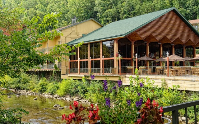 River Terrace Resort & Convention Center