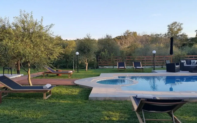Nostos Villa - 50 m2 pool 2 km from the Beach