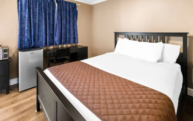 Americas Best Value Inn Avenel Woodbridge - Image 6