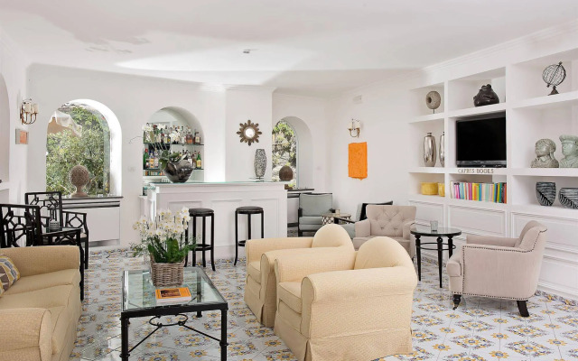 Hotel Canasta
