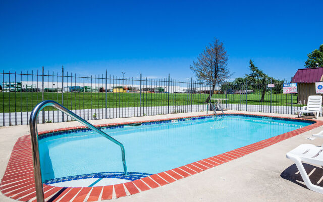 Econo Lodge Urbandale