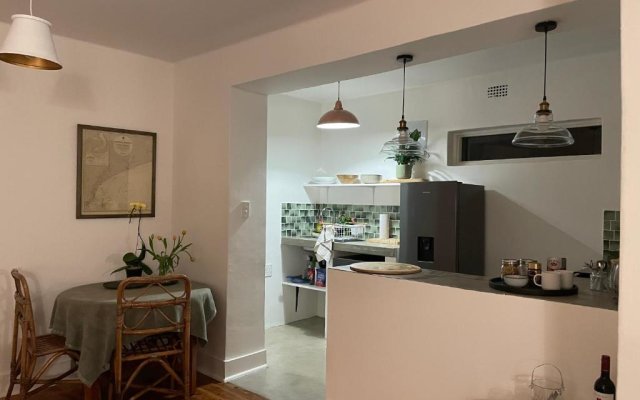 Spacious, light-filled BnB on 4th