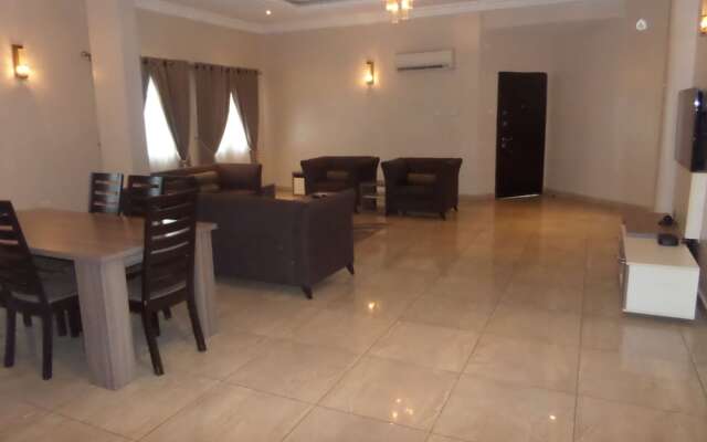 Gloriana Apartments