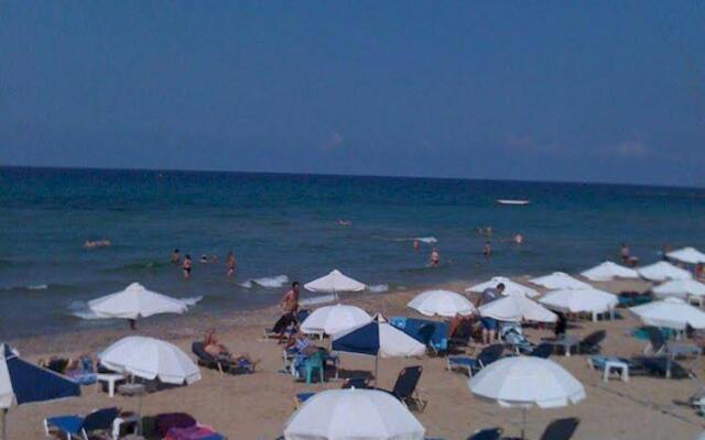 La Luna Beach