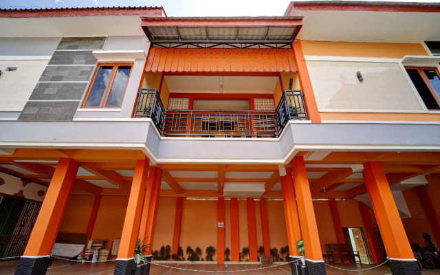 OYO 90768 Endrayanti Inn Syariah