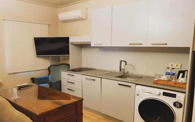 Meroddi Galata Flats