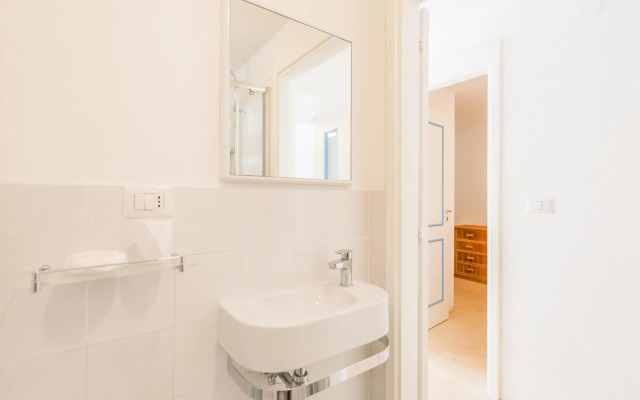 Beautiful Seaside Villa with Pool