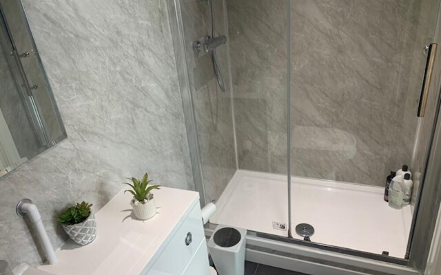 One Bedroom Apartment With En-suite & Patio