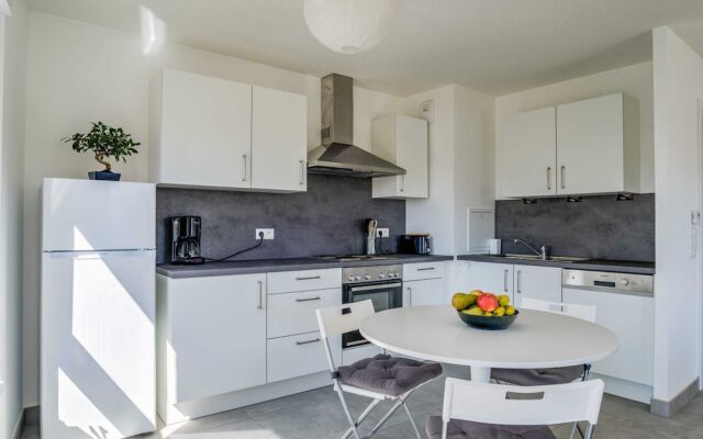 Pretty One-bedroom Apartment of 70m² With Balcony - Strasbourg