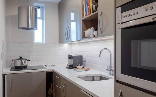 Modern 2 Bedroom Apartment, Wandsworth Town