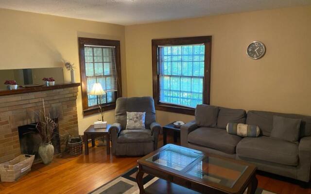 Quaint Apartment in Older East Knoxville