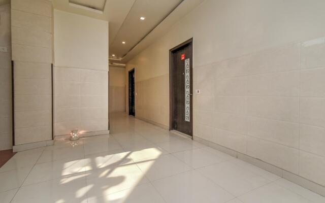 Collection O 76248 Hotel D Crown