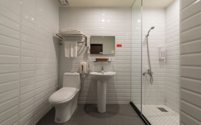 Skyone Hotel