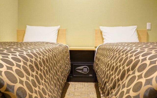 Community & Spa Naha Central Hotel