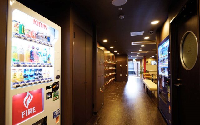 Capsule Hotel B&S Eco-Cube Shinsaibashi