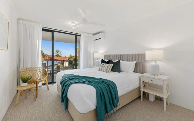 Unit 2 21 Park Cres Modern Stylish apartment