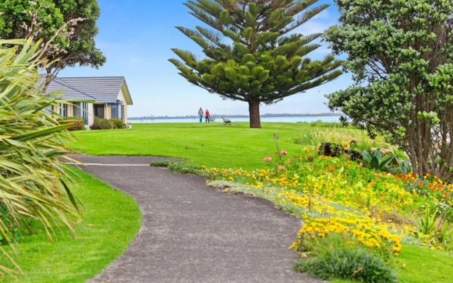 Whare Nui on Rennie - Thames Holiday Home