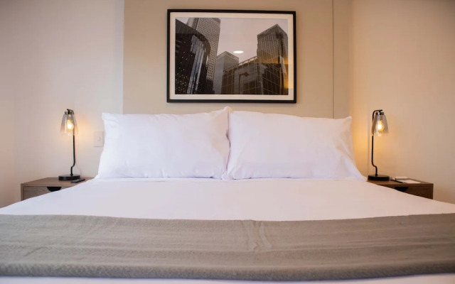 Majestic 1BR With Balcony in Miraflores