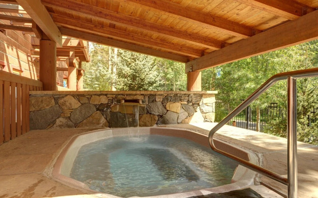 Jackpine & Black Bear Condos