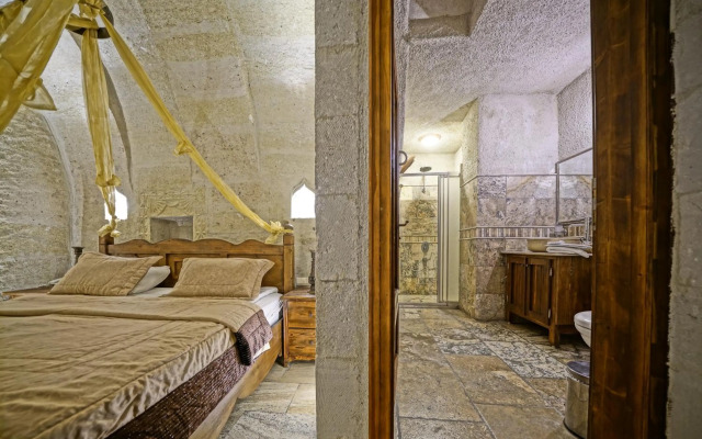 Maccan Cave Hotel