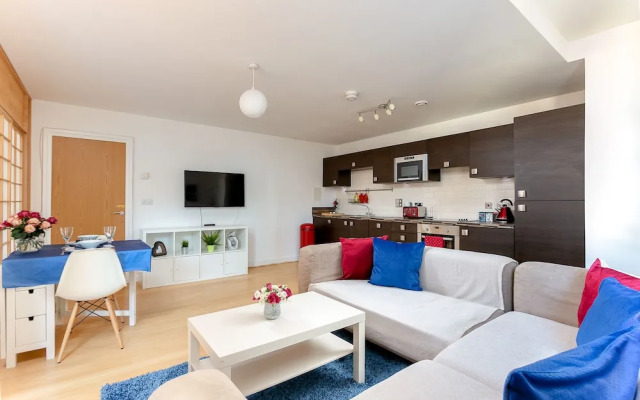 Bright Comfy 2 bed in trendy Dalston
