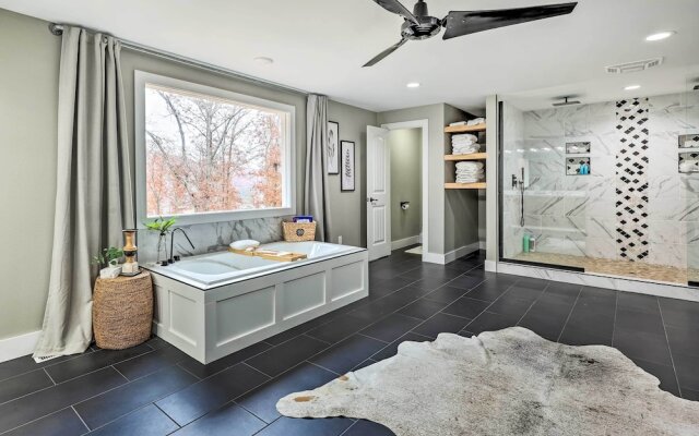 Lakefront Rogers Getaway w/ Hot Tub & Deck!