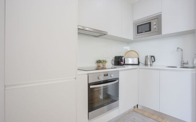 Liiiving | Bright Light Studio