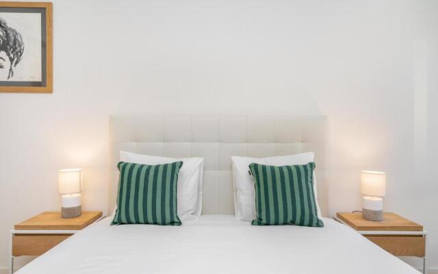WHome | Anjos Stylish Apartment #10