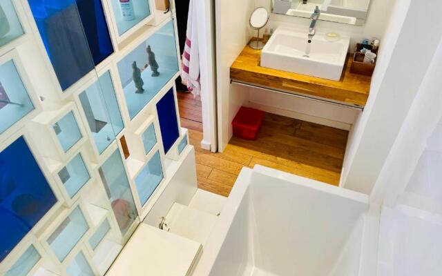 Nice furnished apartment with inner courtyard near the city center