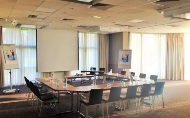 Novotel London Heathrow Airport M4 Jct. 4