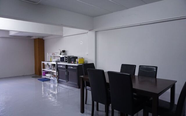 OYO 723 Lamphun Hostel