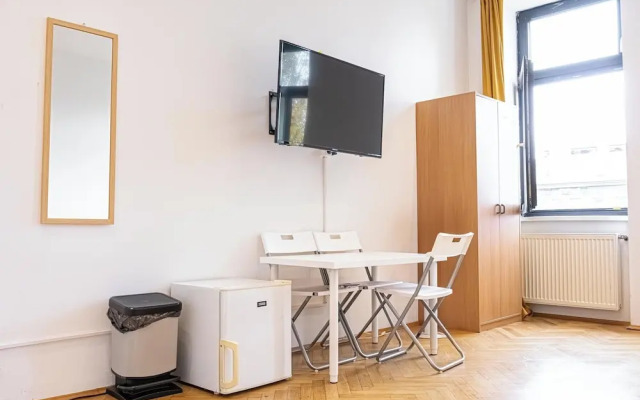 Cozy Room Near U6 Dresdner Subway Line