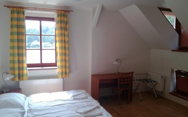 Pension Mlyn Stare Mitrovice